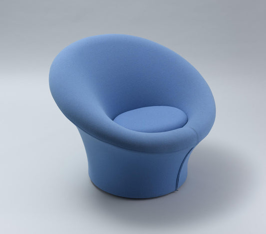 Herstel de ronde vorm en het comfort van deze beroemde designfauteuil